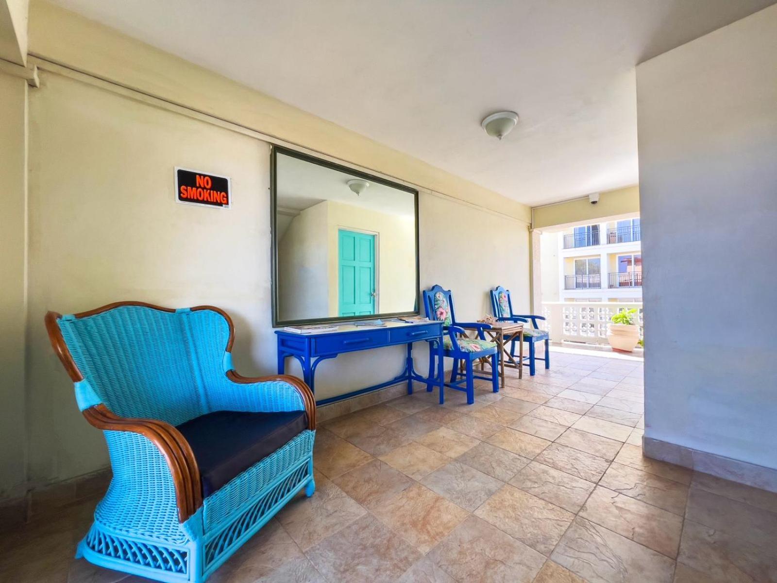 Melrose Beach Apartments Inc Бриджтаун Экстерьер фото